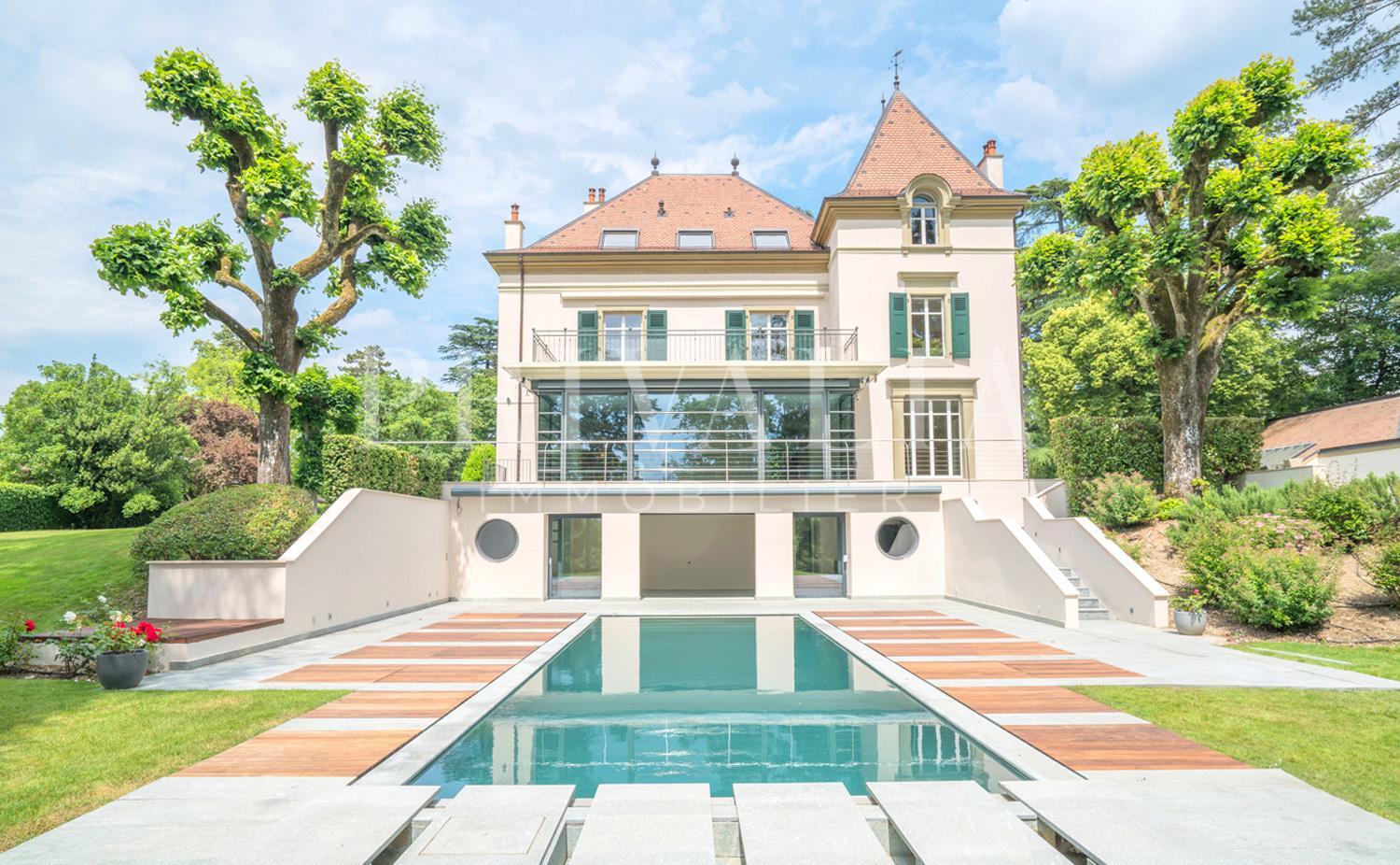 PrivaliaUnique : Splendid residence with swimming pool and independent studio
