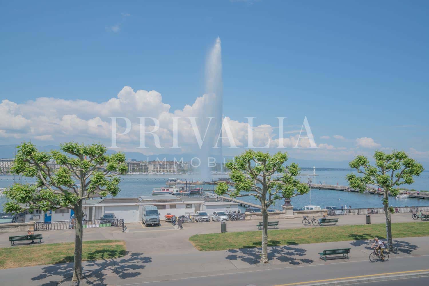 PrivaliaMagnificent flat with view on the lake and water fountain