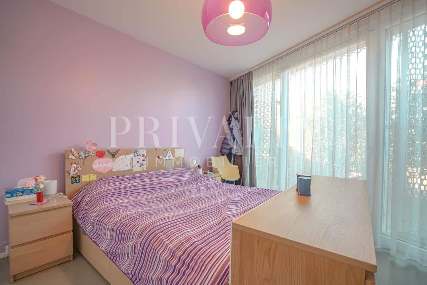 PrivaliaBeautiful modern apartment with its garden of 240 sqm